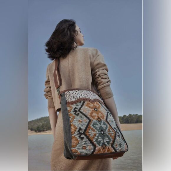 Seneca Falls Shoulder Bag - Picture 11 of 11